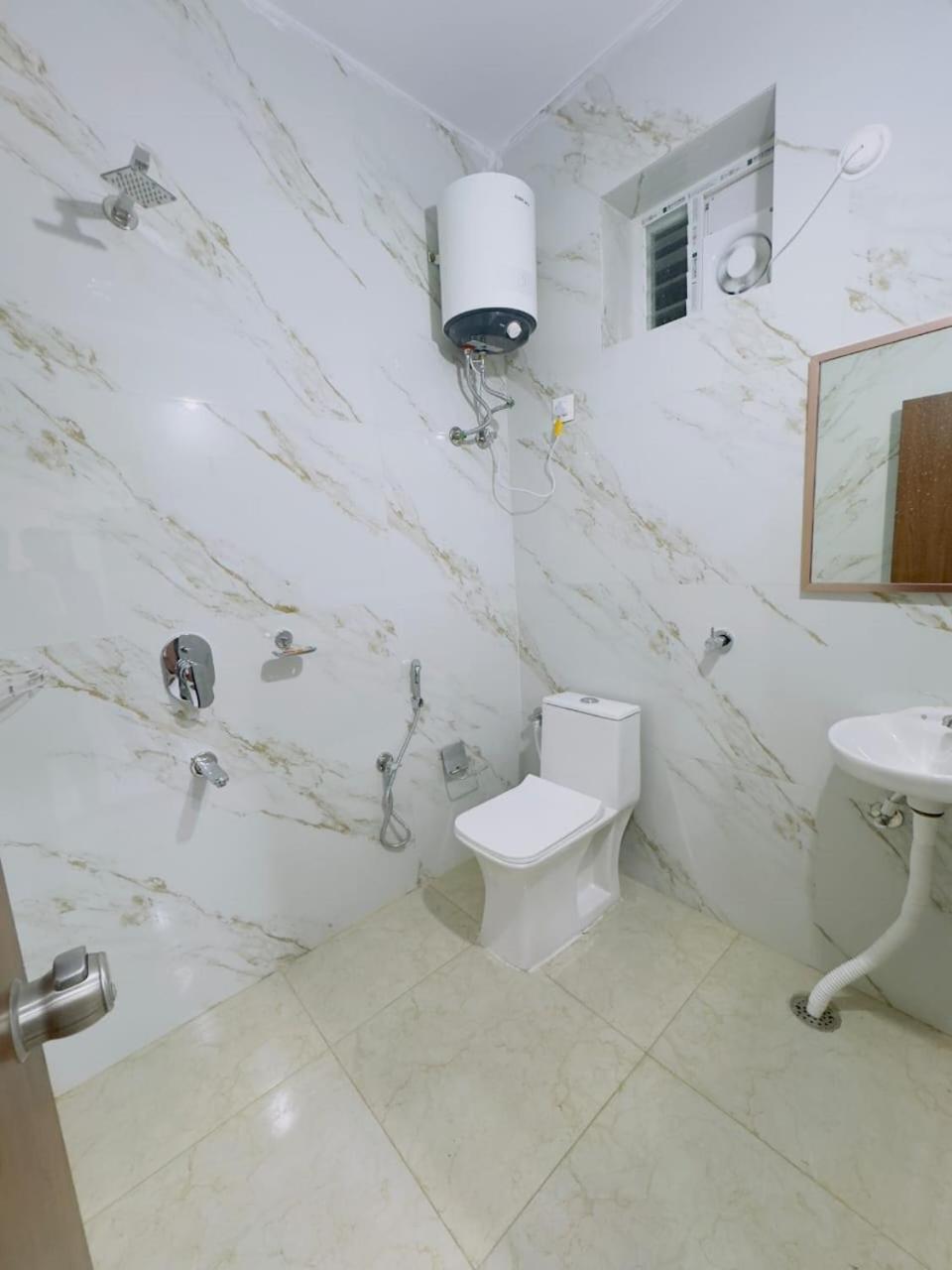 Hotel Apex Inn Hyderabad Airport エクステリア 写真